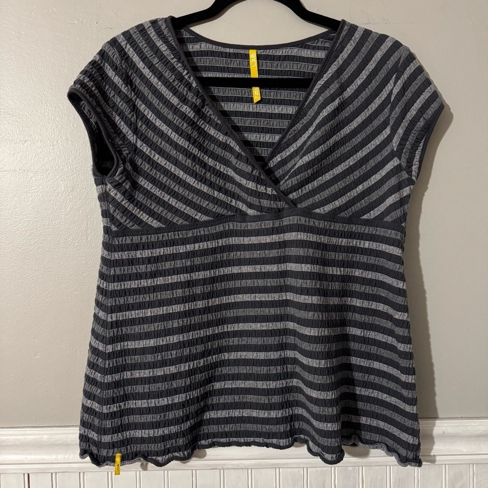 Lole | Women’s Blue Striped V Neck Top Size XL